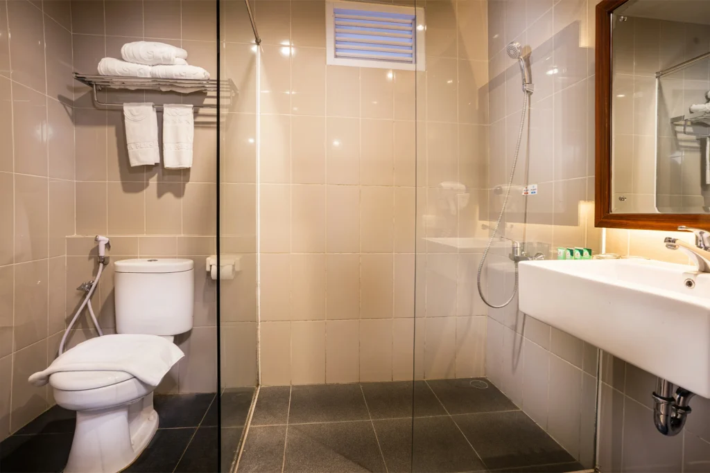 KAMAR-MANDI-FAMILY-1