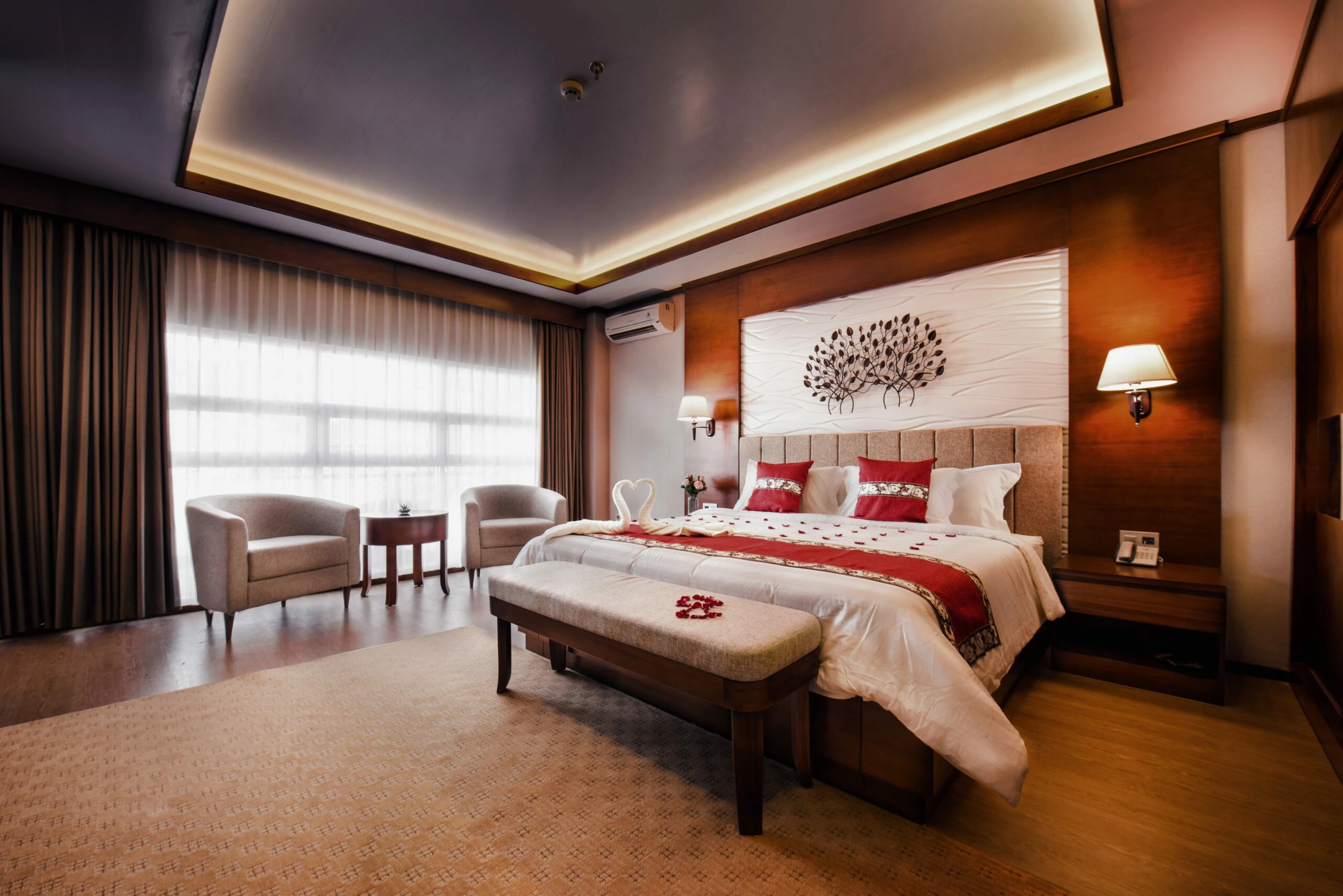 PRESIDENT-SUITE-03-scaled