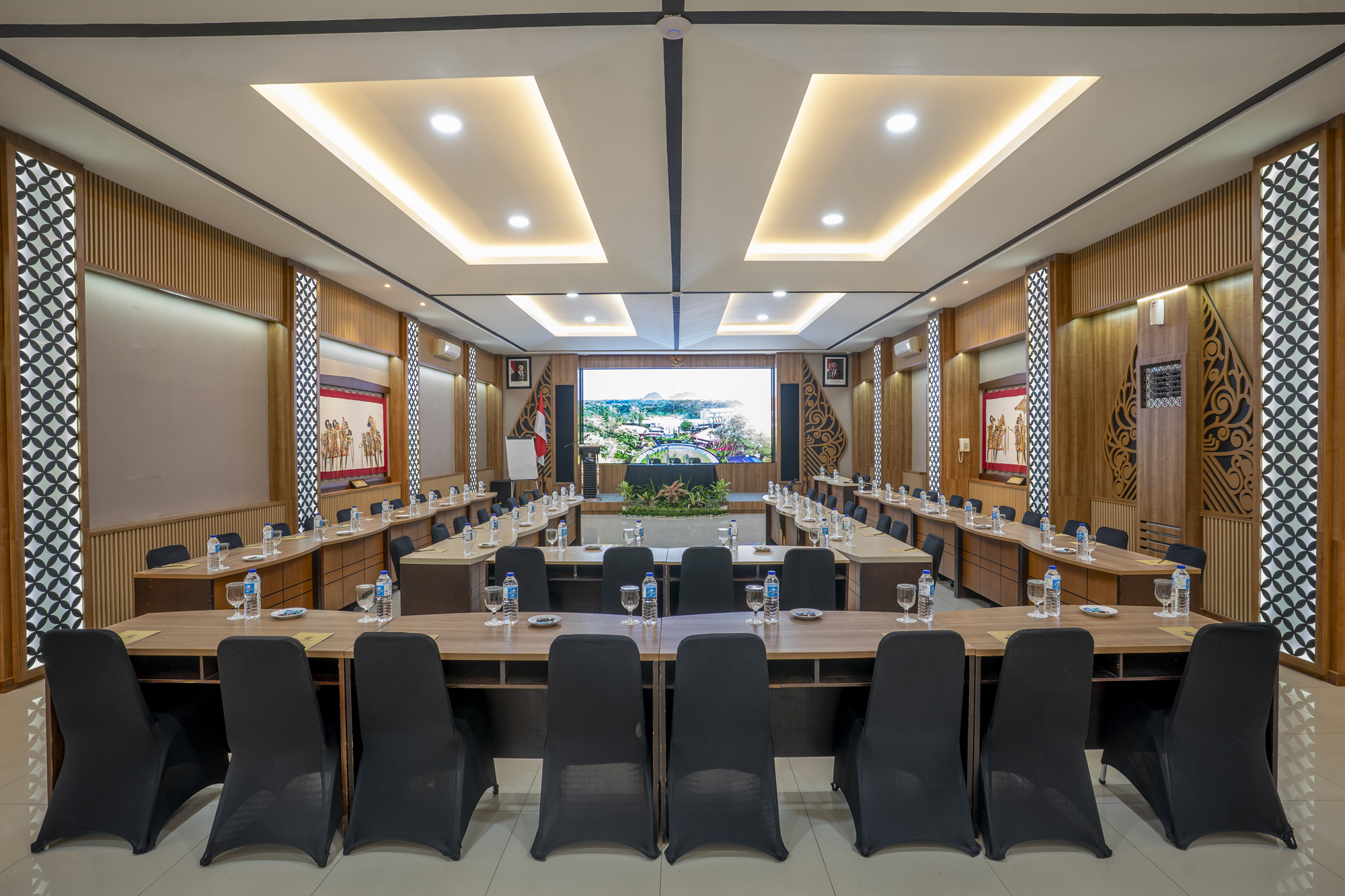 AYODYA - U Shape (2)