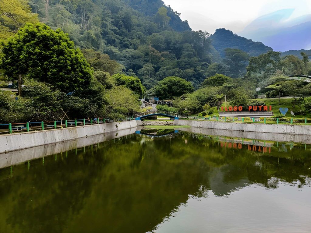 Tlogo Putri Kaliurang, Wisata Alam Sejuk di Lereng Merapi