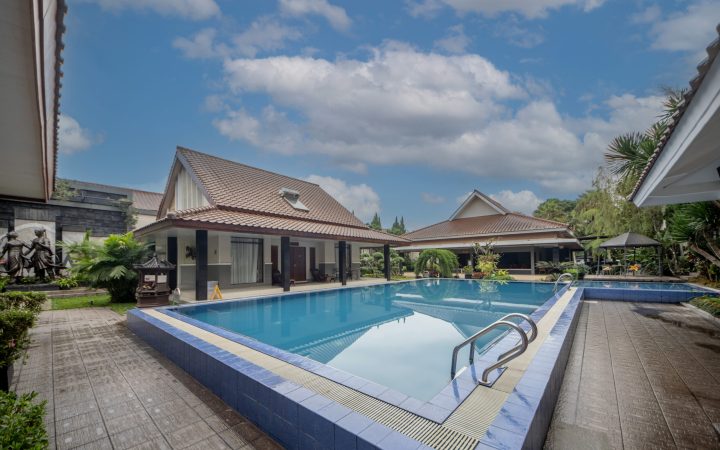 Kolam Renang (2)