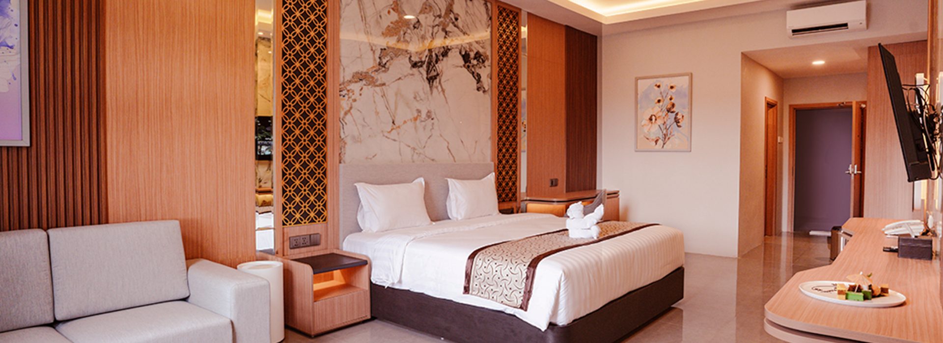 PREMIERE KING BED 1
