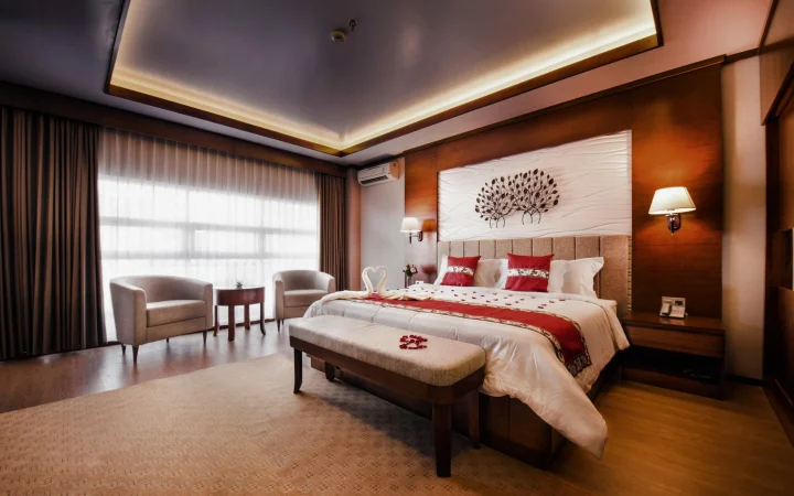 PRESIDENT-SUITE-03-scaled